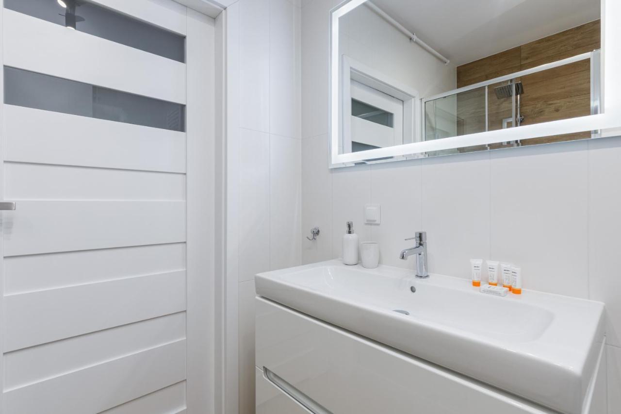 Apartment With Parking 500 M From The Sea By Noclegi Renters Międzywodzie Exterior foto